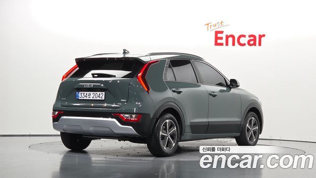 Kia Niro Prestige — пробег 62 324 км — фото 2 из 5