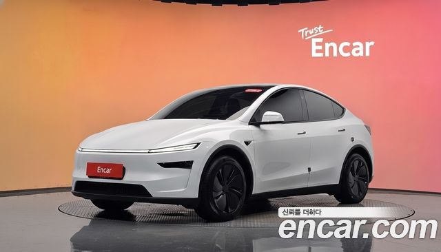 Tesla Model Y Premium RWD — пробег 4 449 км — фото 1 из 5