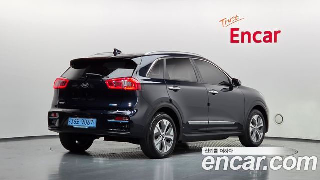 Kia Niro Noblesse — пробег 133 956 км — фото 2 из 5
