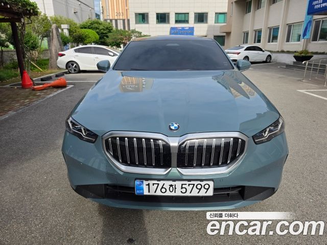 BMW 5-Series 523d xDrive — пробег 15 476 км — фото 1 из 5
