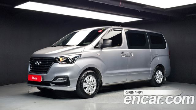 Hyundai Starex Van 3-Seater Smart — пробег 114 869 км — фото 1 из 5