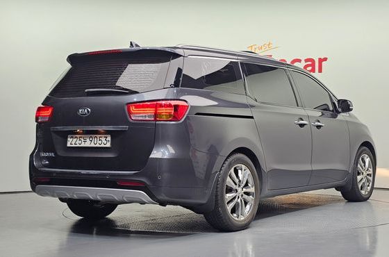Kia Carnival 9-seater Prestige — пробег 102 889 км — фото 2 из 5