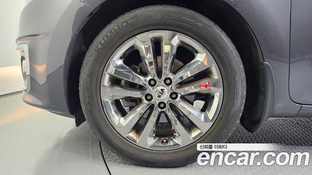 Kia Carnival из Кореи Encar