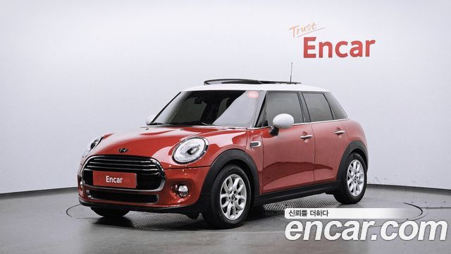 Mini Cooper 5Door HIGH 3rd — пробег 54 790 км — фото 1 из 5