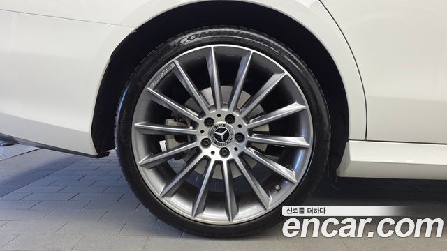 Mercedes-Benz E-Class E350 4MATIC AMG Line — пробег 33 473 км — фото 5 из 5