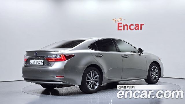 Lexus ES Supreme XV60 — пробег 71 345 км — фото 2 из 5