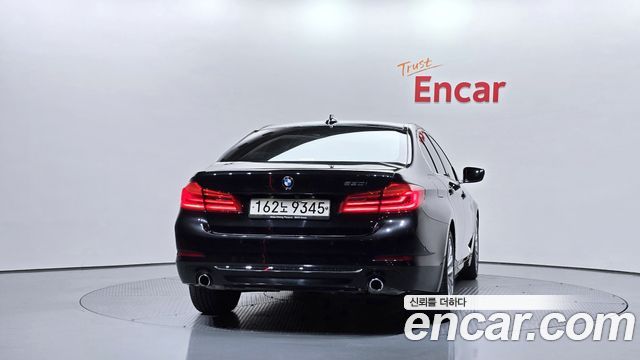 BMW 5-Series 530i Luxury Plus — пробег 32 450 км — фото 4 из 5