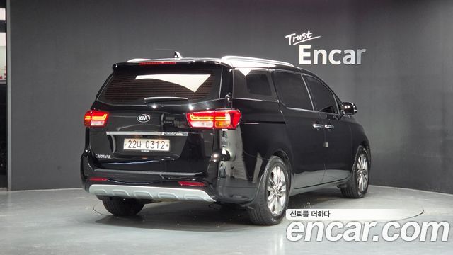 Kia Carnival из Кореи Encar