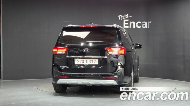 Kia Carnival из Кореи Encar