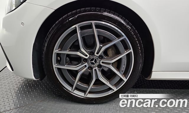 Mercedes-Benz E-Class E220d 4MATIC AMG Line — пробег 69 234 км — фото 5 из 5