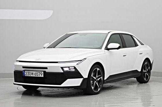 Hyundai AVANTE 2.0 Inspiration — пробег 282 км — фото 1 из 5