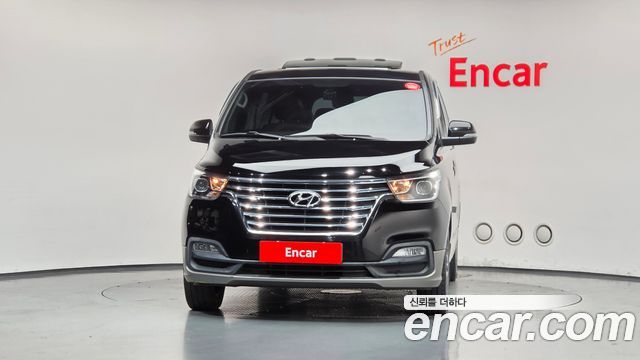 Hyundai Starex Urban 9-Seater Exclusive — пробег 118 222 км — фото 3 из 5