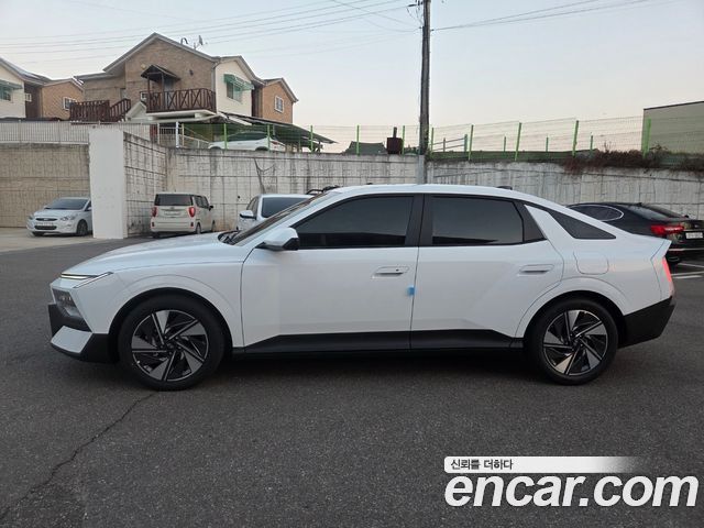 Hyundai AVANTE 2.0 Modern — пробег 300 км — фото 4 из 5