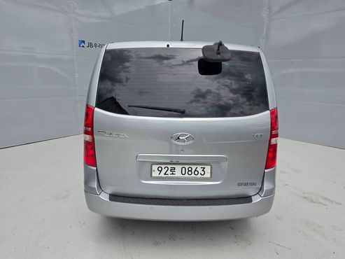 Hyundai Starex Van 5-Seater Modern — пробег 130 922 км — фото 4 из 5