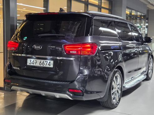 Kia Carnival 9-Seater Noblesse Special — пробег 46 000 км — фото 4 из 5