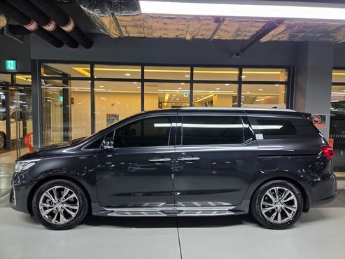 Kia Carnival 9-Seater Noblesse Special — пробег 46 000 км — фото 5 из 5