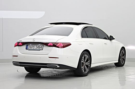Mercedes-Benz E-Class E200 Avantgarde — пробег 25 060 км — фото 2 из 5