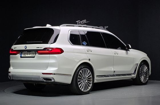 BMW X7 xDrive 40i Design Pure Excellence 6-Seater — пробег 44 277 км — фото 2 из 5