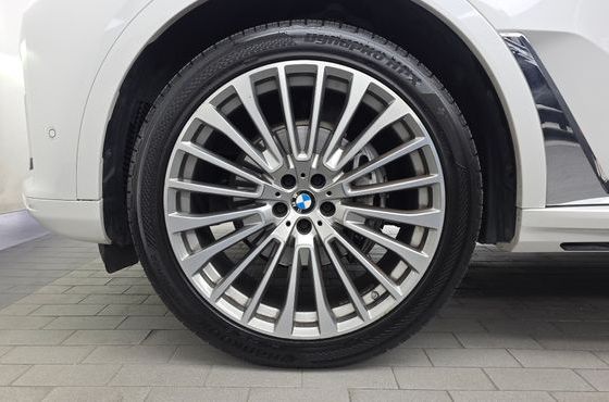 BMW X7 xDrive 40i Design Pure Excellence 6-Seater — пробег 44 277 км — фото 5 из 5