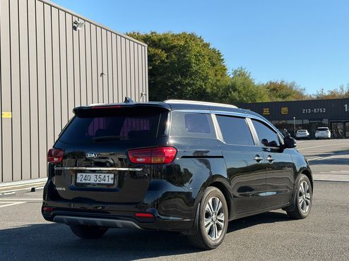 Kia Carnival 9-Seater Luxury — пробег 168 000 км — фото 2 из 5