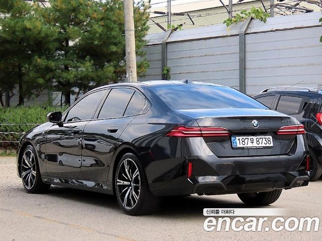 BMW 5-Series 520i M Sport — пробег 24 698 км — фото 3 из 5