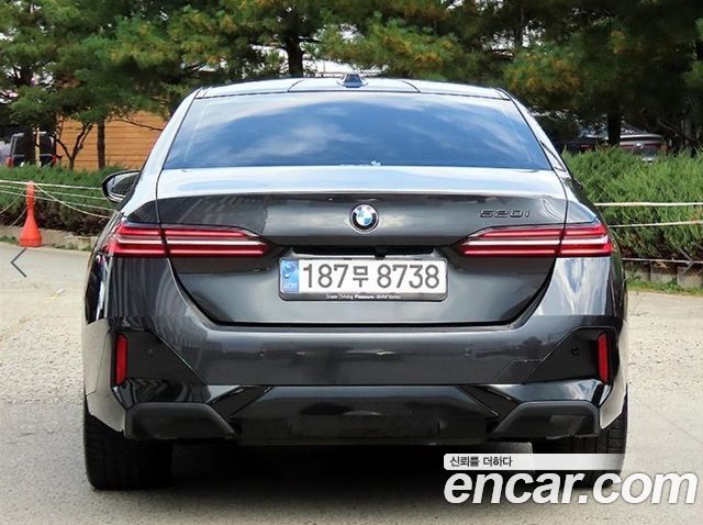BMW 5-Series 520i M Sport — пробег 24 698 км — фото 4 из 5