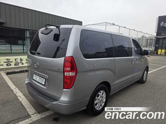 Hyundai Starex 12-Seater Wagon CVX Deluxe — пробег 155 306 км — фото 3 из 5