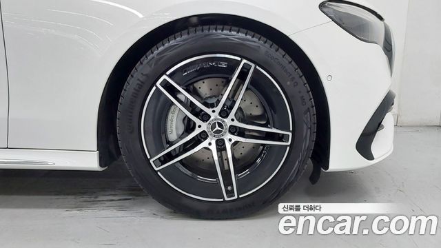 Mercedes-Benz E-Class E200 AMG Line — пробег 5 748 км — фото 5 из 5