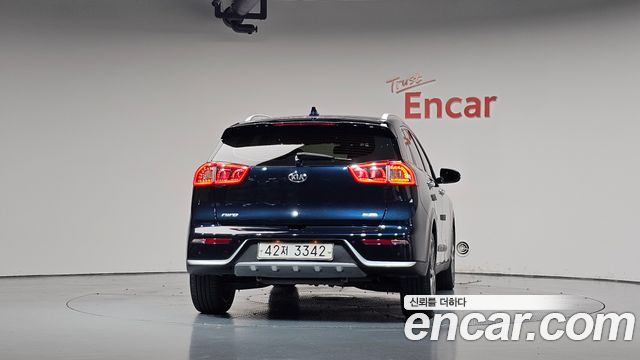 Kia Niro Prestige — пробег 116 019 км — фото 4 из 5