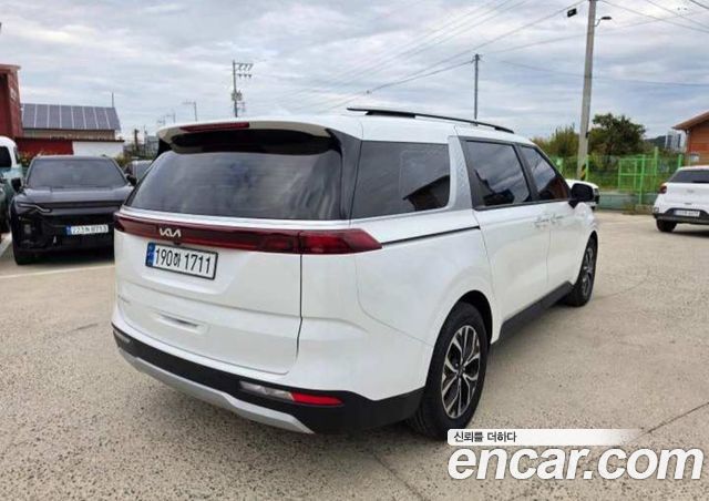 Kia Carnival Diesel 9-Seater Prestige — пробег 68 844 км — фото 2 из 5