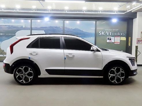 Kia Niro Signature — пробег 43 995 км — фото 3 из 5
