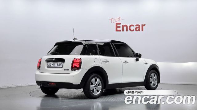 Mini Cooper 5Door Standard 3rd — пробег 58 327 км — фото 2 из 5
