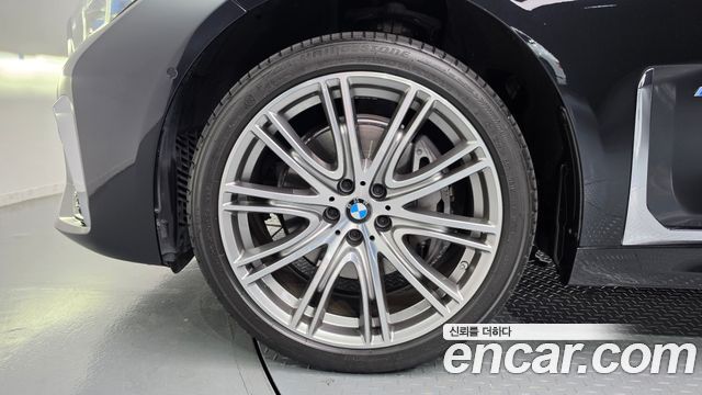 BMW 7-Series 740Li xDrive M Sport Package — пробег 51 021 км — фото 5 из 5