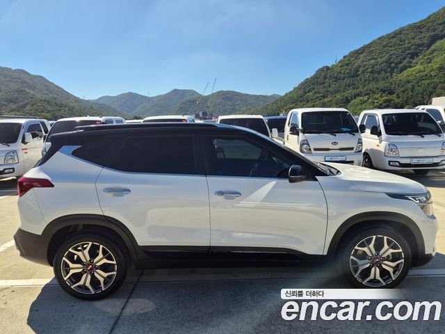 Kia Seltos из Кореи Encar