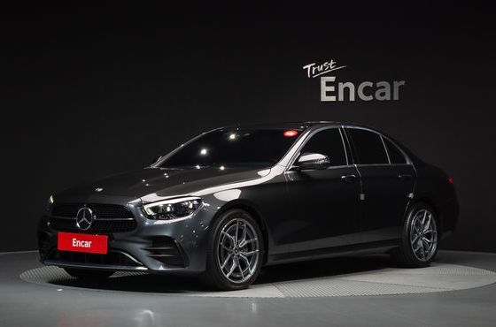 Mercedes-Benz E-Class E220d 4MATIC AMG Line — пробег 51 733 км — фото 1 из 5