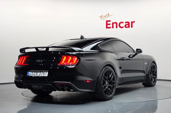 Ford Mustang GT Coupe — пробег 47 407 км — фото 2 из 5