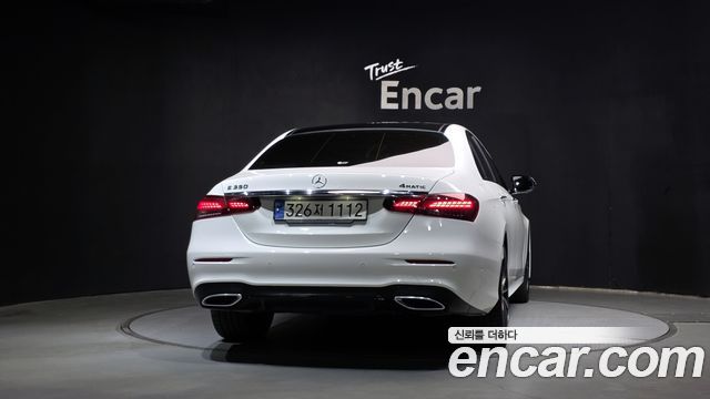 Mercedes-Benz E-Class E350 4MATIC AMG Line — пробег 69 018 км — фото 4 из 5