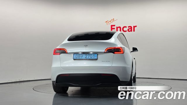 Tesla Model Y Long Range AWD — пробег 117 769 км — фото 4 из 5