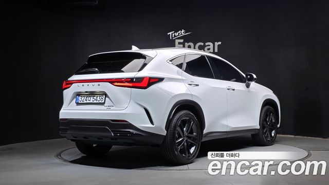 Lexus NX Premium — пробег 5 890 км — фото 2 из 5