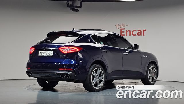 Maserati Levante 3.0 Diesel AWD GranSport — пробег 70 034 км — фото 2 из 5