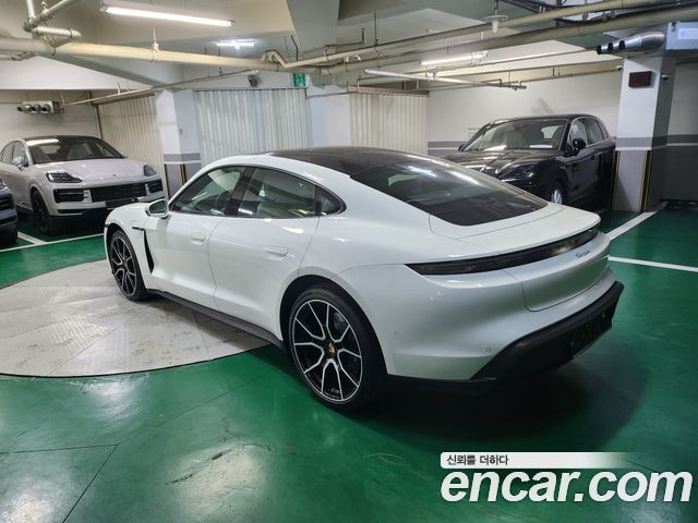 Porsche Taycan Base — пробег 10 500 км — фото 4 из 5