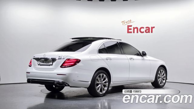 Mercedes-Benz E-Class из Кореи Encar