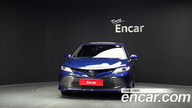 Toyota Camry 2.5 XLE Hybrid — пробег 68 433 км — фото 3 из 5