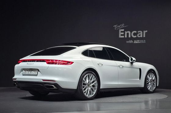 Porsche Panamera 3.0 AWD — пробег 64 764 км — фото 2 из 5