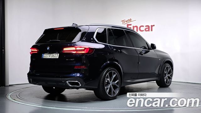 BMW X5 xDrive 40i M Sport — пробег 85 675 км — фото 2 из 5