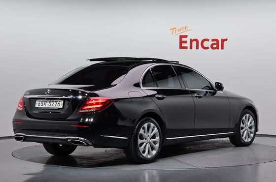 Mercedes-Benz E-Class E300 Exclusive — пробег 42 215 км — фото 2 из 5