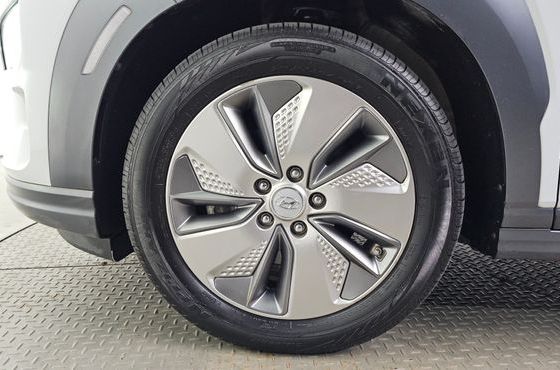 Hyundai Kona Premium — пробег 178 694 км — фото 5 из 5