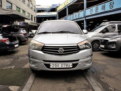 Ssangyong KORANDO 4WD TX 9-seater — пробег 76 848 км — фото 1 из 5