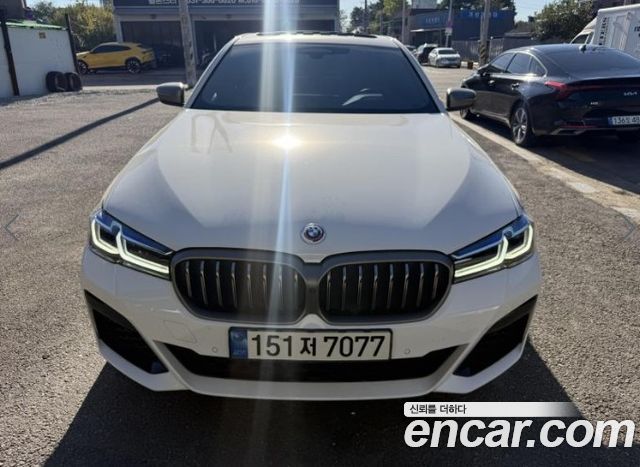 BMW 5-Series M550i xDrive — пробег 39 712 км — фото 1 из 5