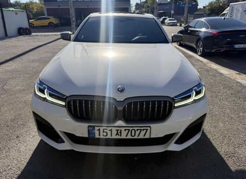 BMW 5-Series M550i xDrive — пробег 39 712 км — фото 1 из 5